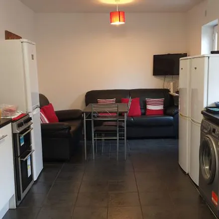 Rent this 6 bed apartment on Kirkby Street in Bracebridge, LN5 7TT