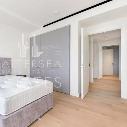 Image 3 - Pearce House, 8 Circus Road West, Nine Elms, London, SW11 8EY, United Kingdom - Room for rent