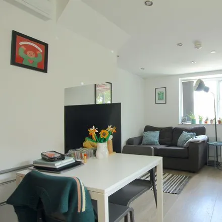 Rent this 1 bed apartment on South Wales Baptist College in Richmond Road, Cardiff