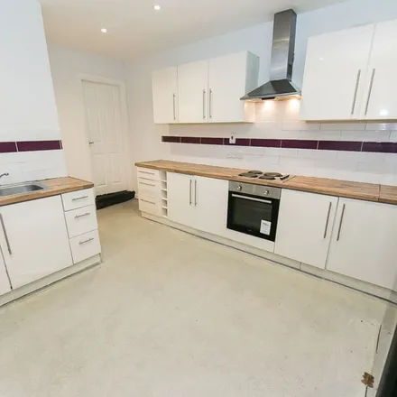 Image 9 - Back Richmond Mount, Leeds, LS6 1BY, United Kingdom - Apartment for rent