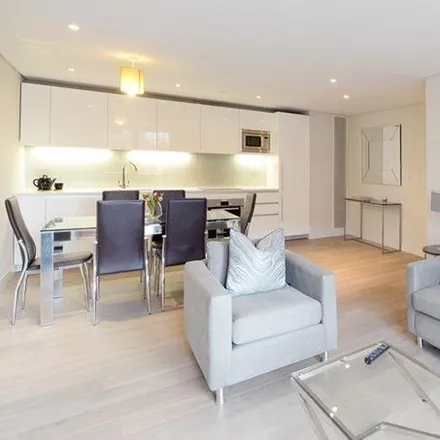 Rent this 3 bed apartment on 4 Merchant Square in London, W2 1AS