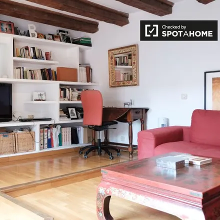 Rent this 2 bed apartment on Madrid in Sede SAMUR Social, Carrera de San Francisco