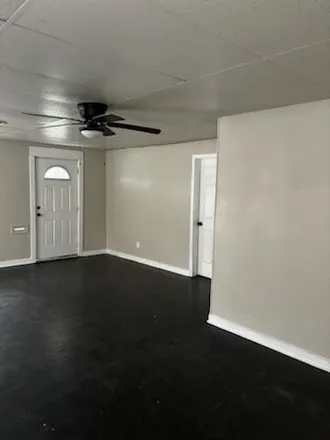 Rent this 3 bed house on 926 Vicksburg Avenue in Port Arthur, TX 77640