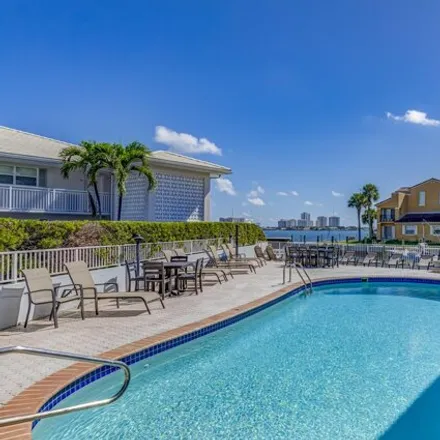 Image 2 - 124 Lehane Terrace, North Palm Beach, FL 33408, USA - Condo for rent
