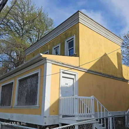 Buy this studio house on 3880 Amboy Road in New York, NY 10308
