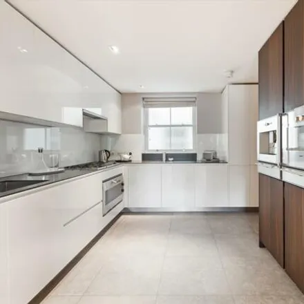 Image 3 - The Lancasters, 75-89 Lancaster Gate, London, W2 3LG, United Kingdom - Apartment for rent