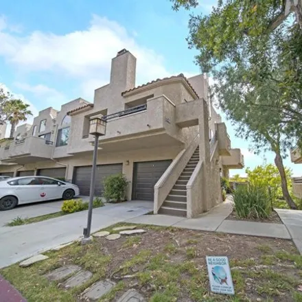 Buy this 3 bed condo on McAfee Court in Mountclef Village, Thousand Oaks