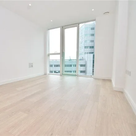 Rent this 1 bed apartment on Pinnacle Apartments in Saffron Square, London