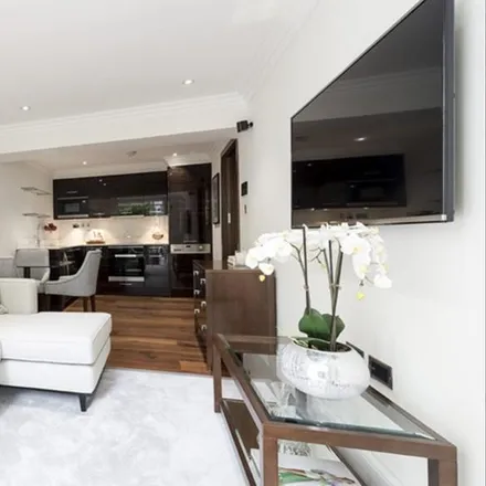Rent this 1 bed apartment on 98 Inverness Terrace in London, W2 3LD