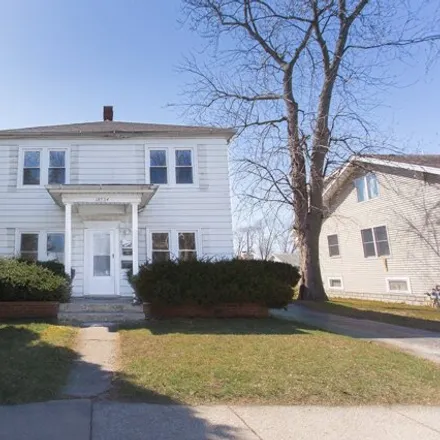 Rent this 3 bed condo on 18344 South Burnham Avenue in Lansing, IL 60438