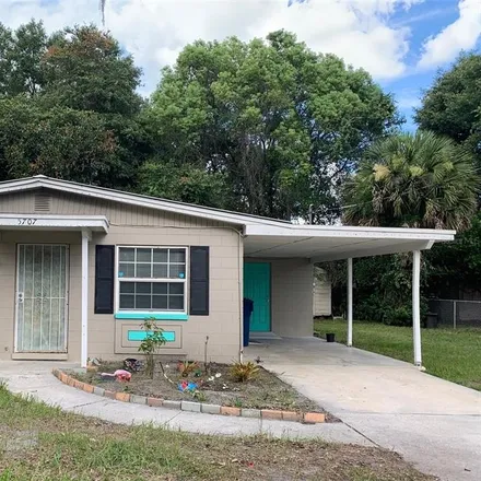 Buy this 4 bed house on 5707 North 43rd Street in Tampa, FL 33610