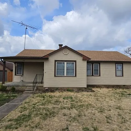 Buy this 3 bed house on 1057 South Park Street in El Dorado Springs, MO 64744