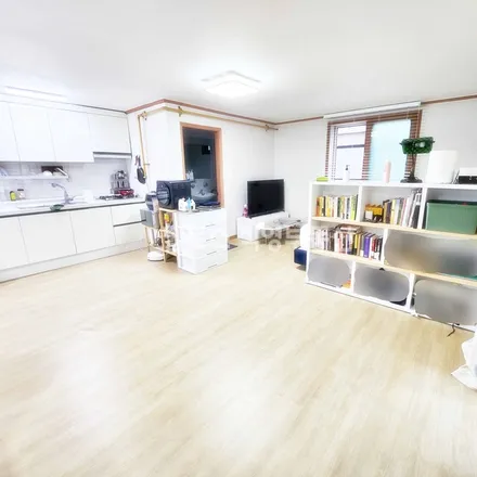 Rent this studio apartment on 서울특별시 강남구 역삼동 780-19