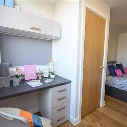 Rent this studio apartment on St. James Boulevard in Scotswood Road, Newcastle upon Tyne