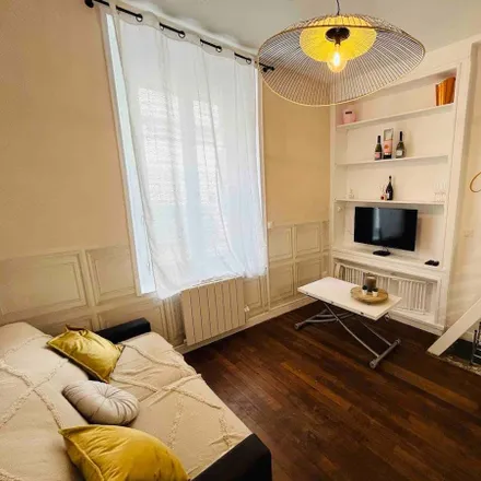 Rent this 1 bed apartment on 30 Rue Coquebert in 51100 Reims, France