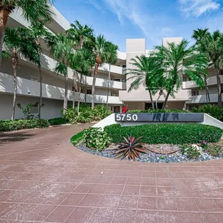 Buy this 2 bed condo on unnamed road in Palm Beach County, FL 33486