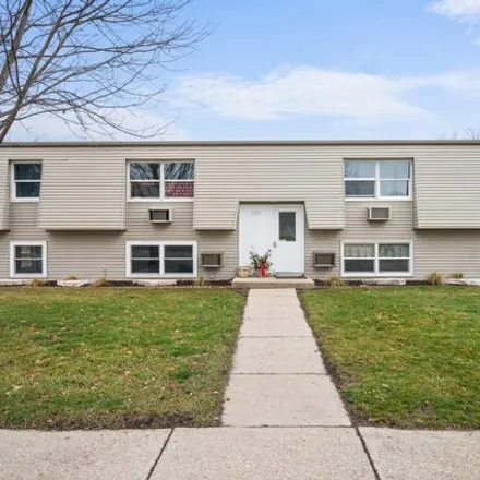 Rent this 2 bed apartment on 498 Wyman Street in Sycamore, IL 60178