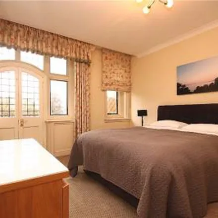 Rent this 2 bed apartment on Post Office in Windsor Road, Sunnymeads
