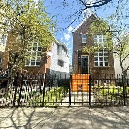 Buy this 3 bed house on 4137 South Ellis Avenue in Chicago, IL 60615