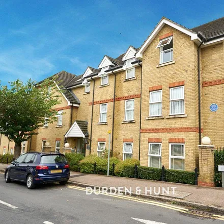 Rent this 2 bed apartment on Lower Park Road in Loughton, IG10 4NF