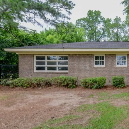 Buy this studio house on 498 43rd Street in Tuscaloosa, AL 35405