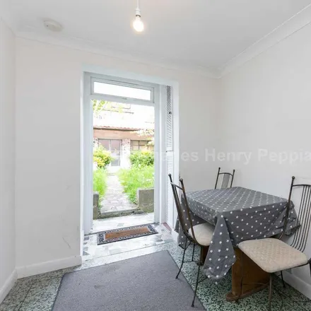 Image 7 - unnamed road, London, NW4 2JU, United Kingdom - Room for rent