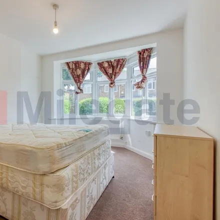 Rent this 2 bed apartment on Grosvenor Court in Brewster Road, London