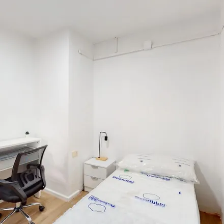 Rent this 5 bed apartment on Carrer del Mestre Vives / Calle Maestro Vives in 12002 Castelló de la Plana, Spain