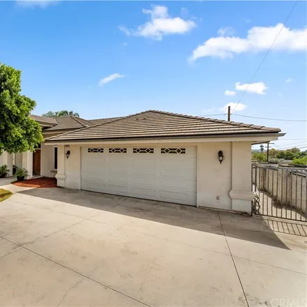 Image 2 - 4000 Mountain Avenue North, San Bernardino, CA 92404, USA - House for sale