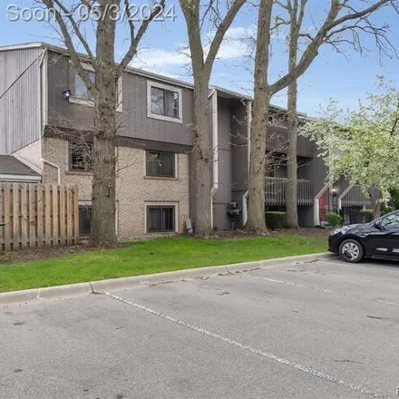 Buy this 2 bed condo on 29888 West 12 Mile Road in Farmington Hills, MI 48334