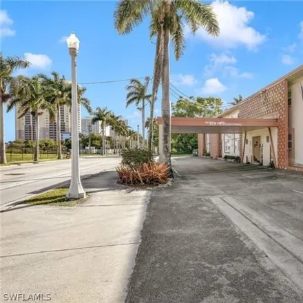 Image 9 - 1500 Evans Avenue, Fort Myers, FL 33901, USA - Condo for sale