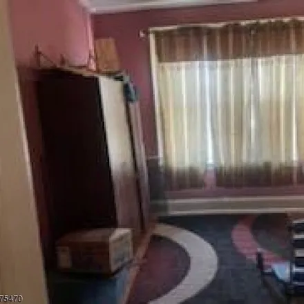 Image 8 - Sanford Heights Church, Sanford Avenue, Irvington, NJ 07106, USA - Apartment for rent