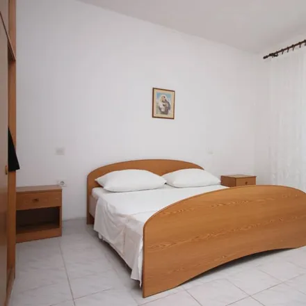 Rent this 3 bed apartment on 53296 Grad Novalja