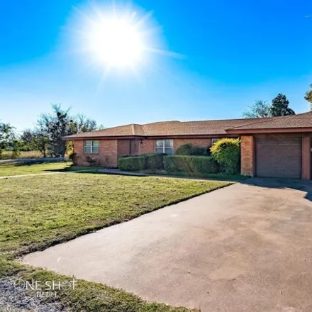 Rent this 3 bed house on 807 Heritage Drive in Merkel, TX 79536