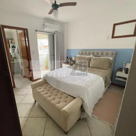 Buy this 2 bed apartment on Servidão Cristiano Wanderley Faria 60 in Trindade, Florianópolis - SC