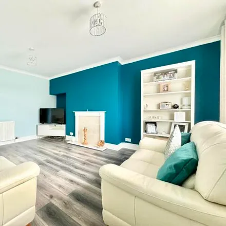 Image 3 - Beancross Road, Grangemouth, FK3 8YF, United Kingdom - Apartment for sale
