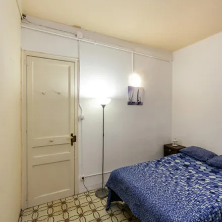 Rent this 5 bed room on Carrer de Roger de Flor in 126, 08013 Barcelona