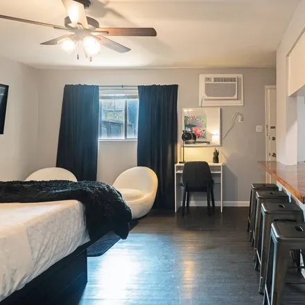 Rent this studio apartment on Houston