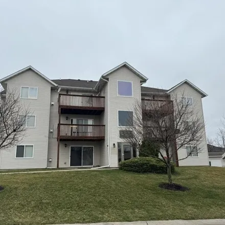 Rent this 2 bed apartment on 4629 Grand Avenue in Davenport, IA 52807