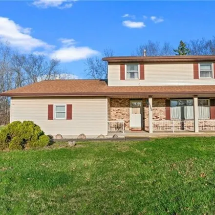 Buy this 3 bed house on 5200 Reserve Way in Sheffield, Lorain County