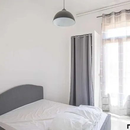 Rent this 3 bed apartment on 68 Quai du Port in 13002 Marseille, France