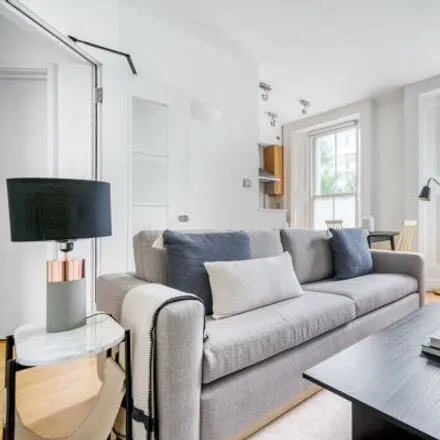 Rent this 2 bed apartment on 123 Notting Hill Gate in London, W11 3JZ