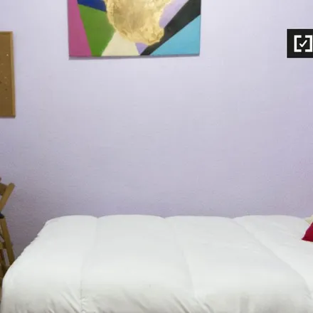 Rent this 3 bed room on Madrid in Rastro Market, Plaza de Cascorro
