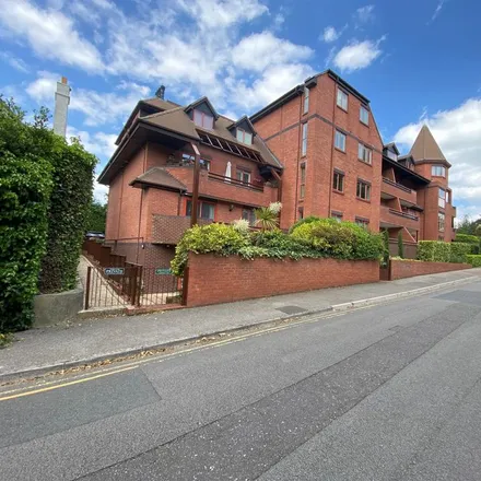 Rent this 2 bed apartment on Esplanade in Bournemouth, Christchurch and Poole