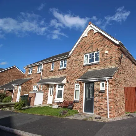 Rent this 2 bed townhouse on Thirlwall Court in North Tyneside, NE12 8WF