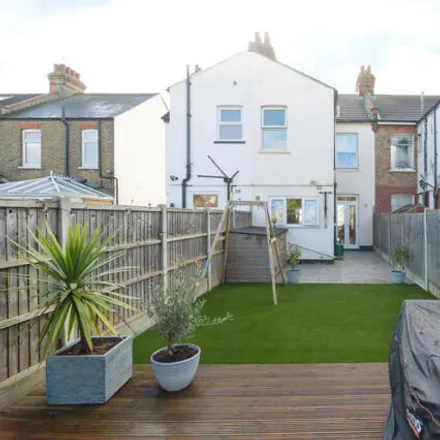 Image 2 - Stornoway Road, Southend-on-Sea, SS2 4GX, United Kingdom - Townhouse for sale