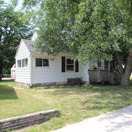 Buy this 3 bed house on West Hanover Street in Waterloo, IA 50703