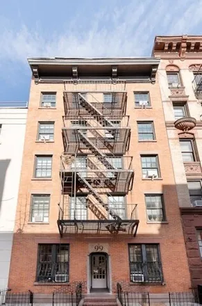 Buy this 2studio house on 99 Perry Street in New York, NY 10014