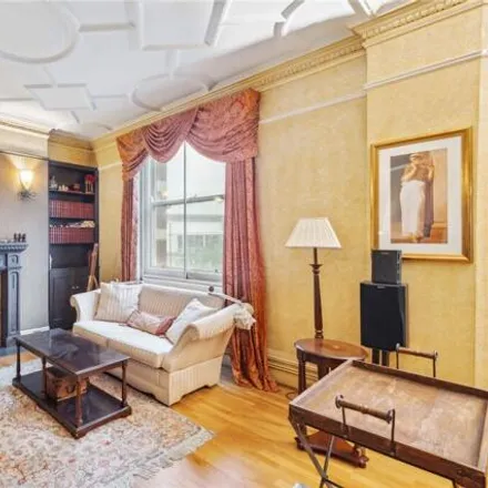Image 8 - Evelyn Mansions, Ashley Place, London, SW1P 1NH, United Kingdom - Apartment for sale