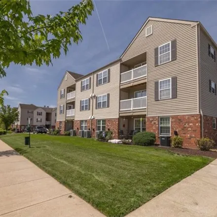 Buy this 2 bed condo on 4114 Welsh Drive in Lake Saint Louis, MO 63367